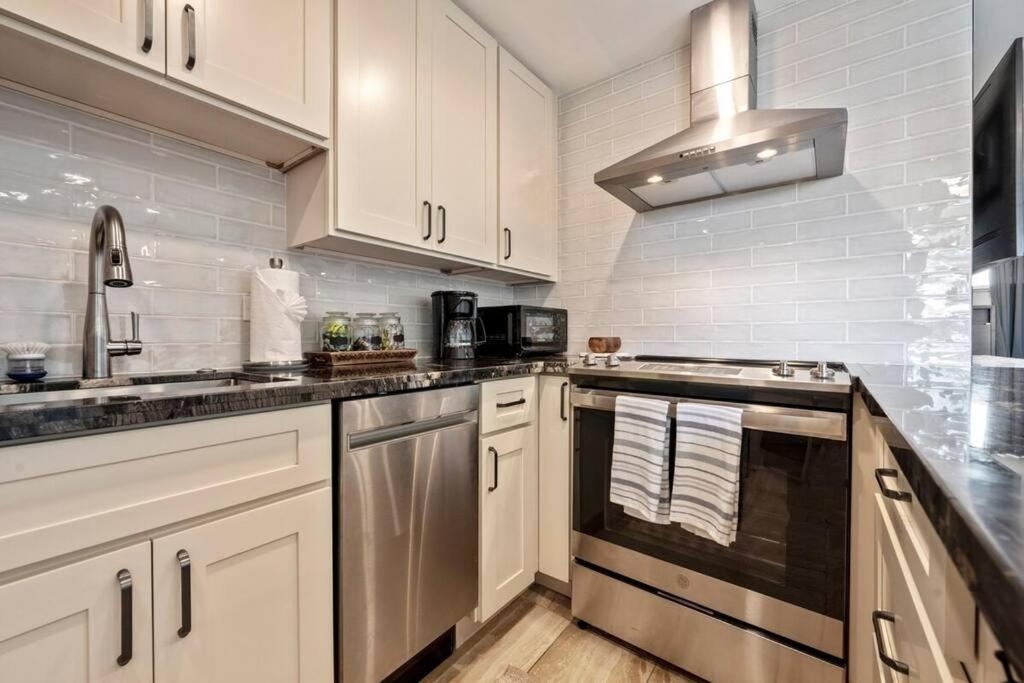 Hale Ono Loa 403- Top Floor, Ocean View, & Complete Modern Remodel Apartman Kahana Kültér fotó