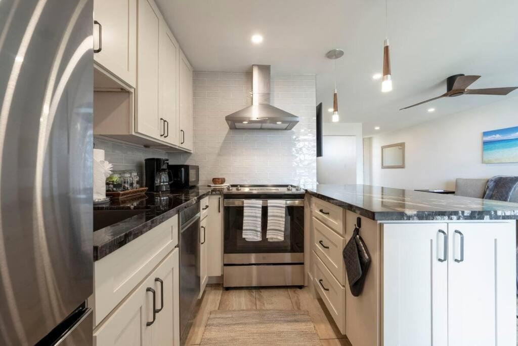 Hale Ono Loa 403- Top Floor, Ocean View, & Complete Modern Remodel Apartman Kahana Kültér fotó
