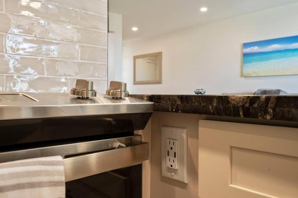 Hale Ono Loa 403- Top Floor, Ocean View, & Complete Modern Remodel Apartman Kahana Kültér fotó