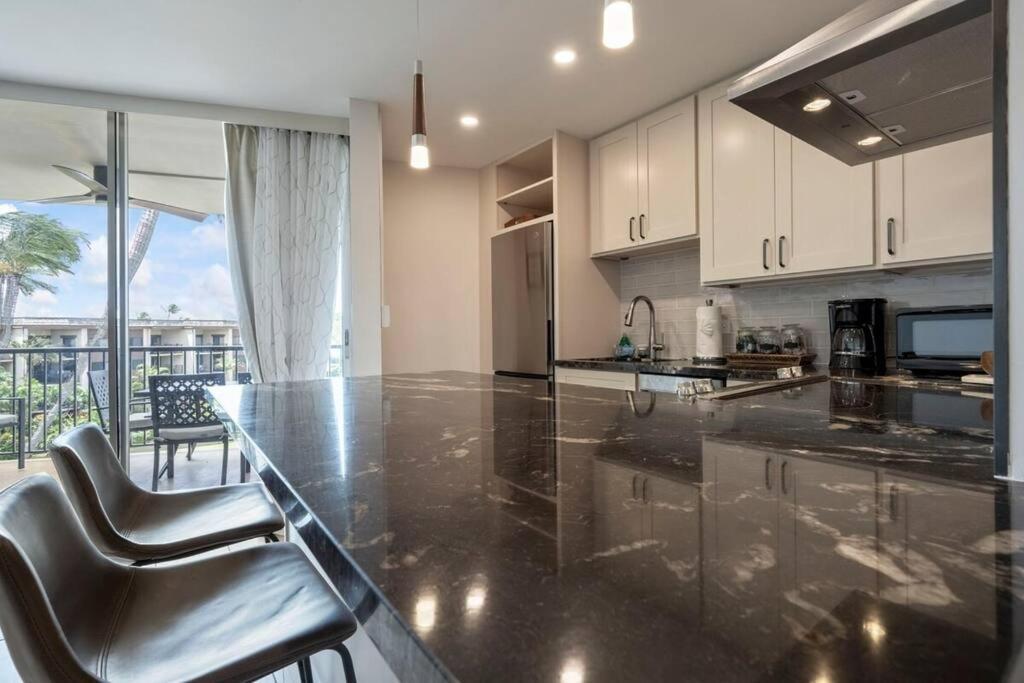 Hale Ono Loa 403- Top Floor, Ocean View, & Complete Modern Remodel Apartman Kahana Kültér fotó
