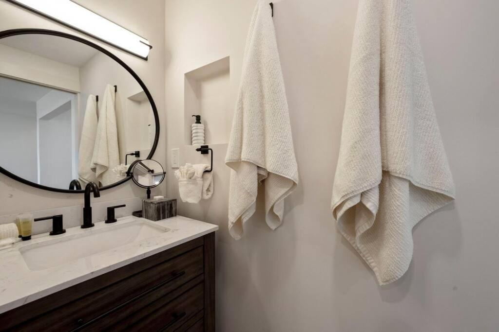 Hale Ono Loa 403- Top Floor, Ocean View, & Complete Modern Remodel Apartman Kahana Kültér fotó